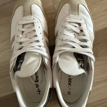 Adidas Ayakkabısında Kısa Sürede Oluşan Rahatsız Edici Koku Ve Müşteri Hizmetlerinden Yanıt Alamama