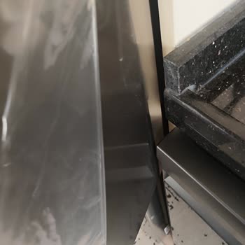 Montaj Hatalı Kapak Yönü Buzdolabında Hasara, Lamba Anahtarı Kırıldı