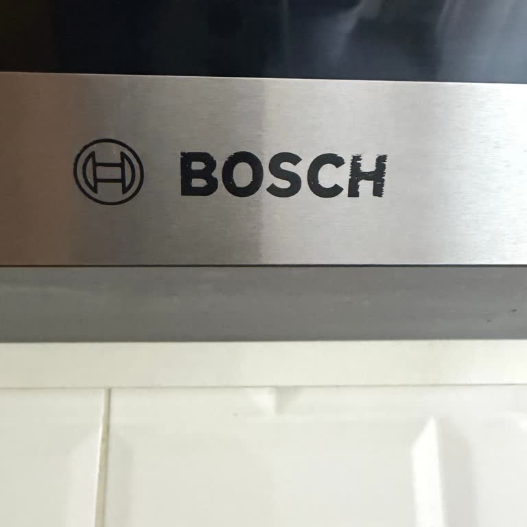 Bosch Aspiratör Üzerindeki Marka Yazısı Silinmesi İçin Garanti Kapsamında Onarım Talebi