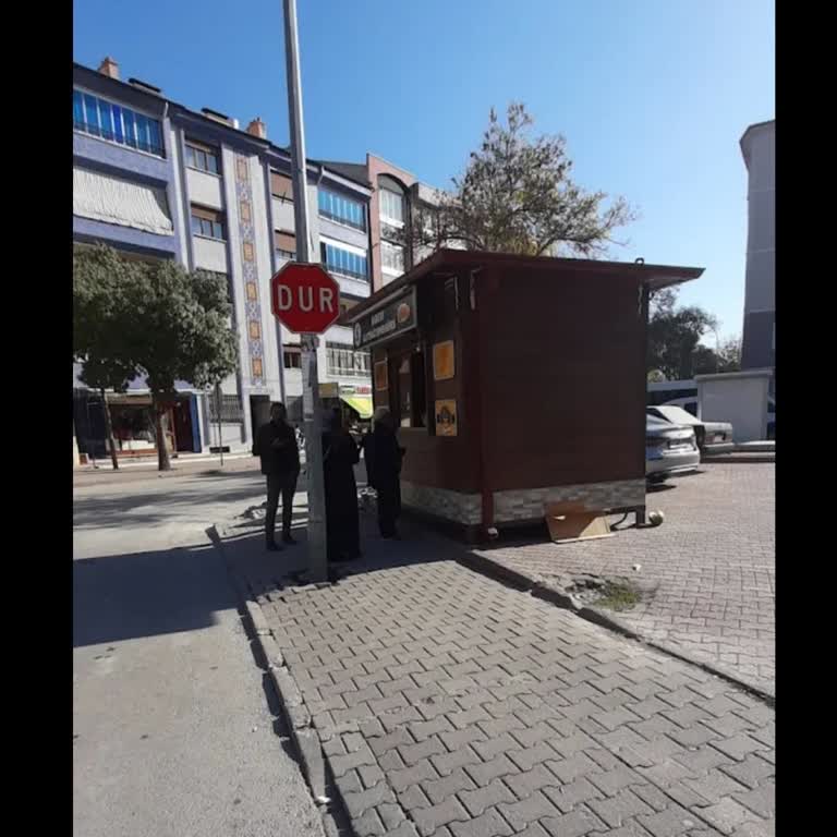Karatay’da Halk Ekmek Büfesinde Arka Kapıdan Toplu Satış Sorunu