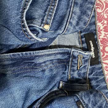 Hızlı Deformasyon Gösteren Kot Pantolon Ve Mavi Mağazasının Umursuz Yanıtı