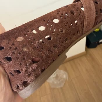 Desa Süet Babette Deri Soyulması Ve Mağazanın Çözüm Sunmaması