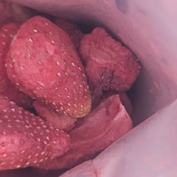 Cergibozanlar Şubesinden Saç İçeren Dondurulmuş Çilek Ürünü Şikayeti