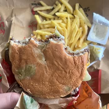 Küflü Brioche Ekmeği Nedeniyle Sağlık Endişesi Ve Ücret İadesi Talebi