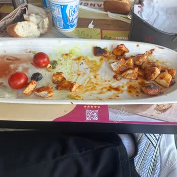 Chili Lokum Menüsünde Aşırı Pişmiş Tavuk Ve Bayat Ekmek Şikayeti