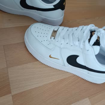 Kızımın Ayağını Sıkıp Sert Tabanı Nedeniyle Nike Ayakkabının İadesi