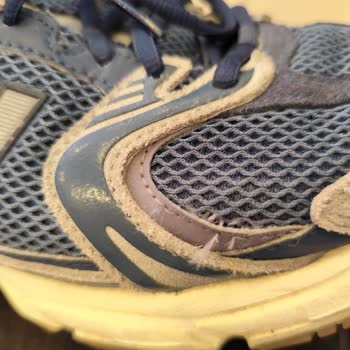 Sneaks Up Ayakkabısında 10 Gün İçinde Dikiş Patlaması Ve Garanti Reddi