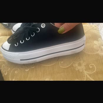 Kullanılmış Converse Chuck Taylor Gönderildi Ve Çözüm Bulunamadı