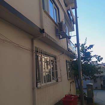 Arçelik Klimam Yan Duvara Takılmalı, Pencereye Takıldı Ve Cevap Gelmedi