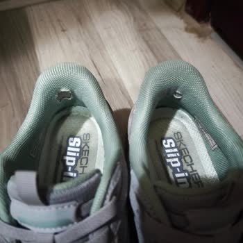 Skechers Ayakkabısının İç Astarı Altı Ayda Delindi; Değişim İsteğim Reddedildi