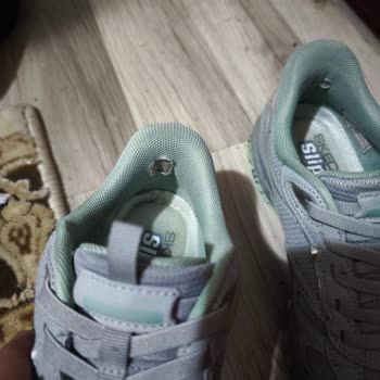 Skechers Ayakkabısının İç Astarı Altı Ayda Delindi; Değişim İsteğim Reddedildi