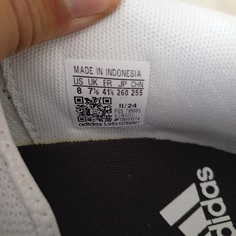 Hepsiburada Yanlış Adidas 45 Numaralı Ayakkabıyı 41 Gönderdi, Değişim Reddedildi