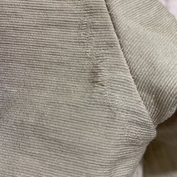 Pantolonun Kumaşı Hemen Yırtıldı, Hızlı Değişim Bekliyorum