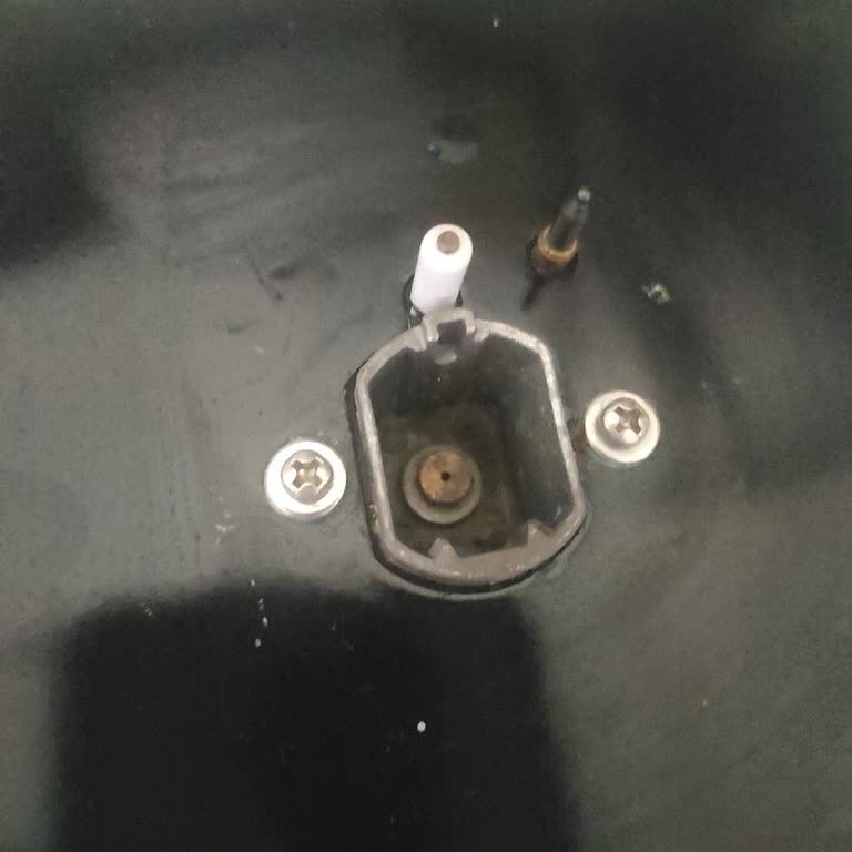 Ferre Ankastre Setimde Çizik Ve Leke, Yetkili Servis Kullanıcı Hatası Dedi