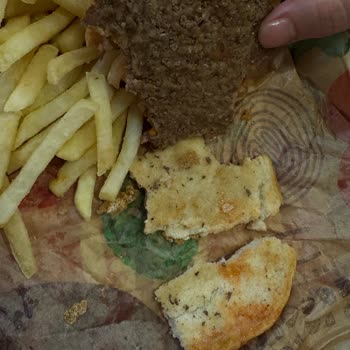 Burger King Bayat Ekmek, İlgisiz Çalışan ve Yanlış Fiş