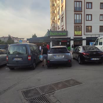 Hakmar Pendik Şubesi Personelinin İlgisizliği Ve Poşet Sorunu