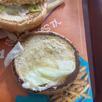 Yanık Ve Kuru Ekmek, Yüksek Fiyat Ve Özelleştirilemeyen Ekonomik Menü