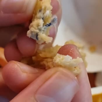 Popeyes Adana’da Kova Menüsünde Plastik Parça Bulundu