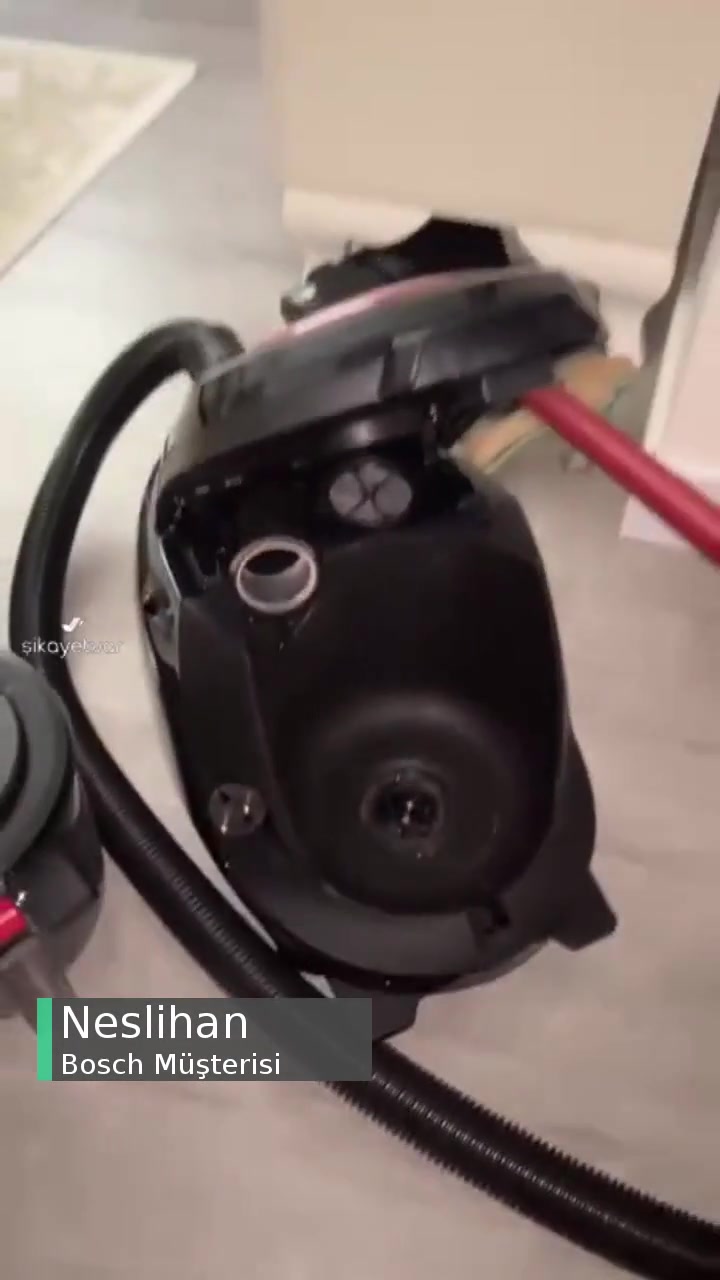 Bosch Serie 8 Elektrikli Toz Torbasız Süpürge Arızası! videonun kapak resmi