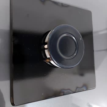 Bosch POP6C9P300 Ankastre Fırınında Yatay Alevler Ve Yanık Lekeler, Kısa Sürede Paslanma
