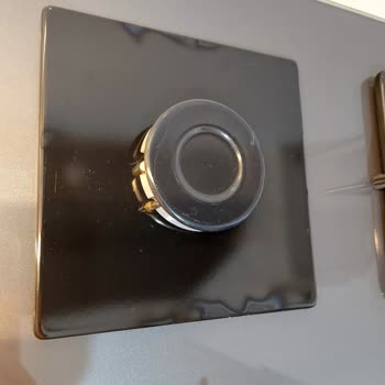 Bosch POP6C9P300 Ankastre Fırınında Yatay Alevler Ve Yanık Lekeler, Kısa Sürede Paslanma
