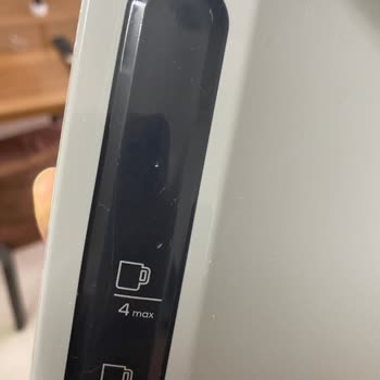 Servis Sürecinde Çay Makinesinin Cam Demliği Kırıldı Ve Kaba Hizmetle Karşılaşıldı