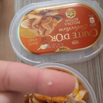 Migros’tan Satın Aldığım Dondurmanın İçinde Sert Yabancı Parça