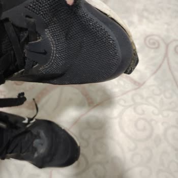 Nike Yürüyüş Ayakkabısında Kısa Sürede Deformasyon Ve Yırtılma