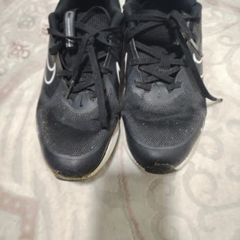 Nike Yürüyüş Ayakkabısında Kısa Sürede Deformasyon Ve Yırtılma