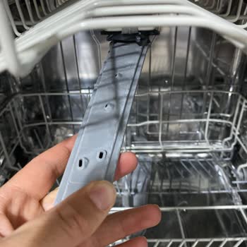 Bulaşık Makinesi Deterjanı Beyaz Toz Bırakıyor Ücret İadesi İstiyorum