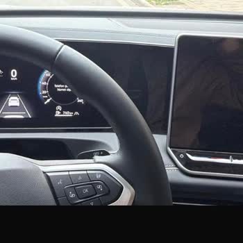 Tiguan'da Multimedya Ekranının Aniden Kapanması Ve Servis Yetersizliği