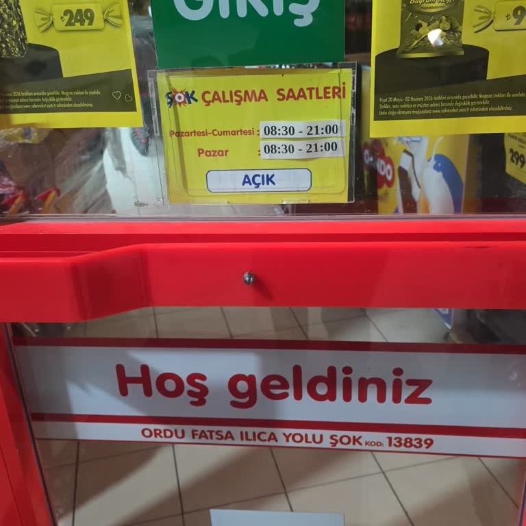 Şok Şubesi Resmi Kapanış Saatine Uymuyor, Müşteriler Erken Kapanmadan Mağdur