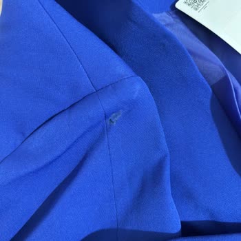 Ayıplı Ceket Teslimi Sonrası Yırtık Ve İade Sorunu H&R Butik'te
