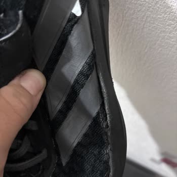 Adidas Çocuk Ayakkabısında 1 Ay İçinde Tüylenme Ve Açılma: Ücretsiz Değişim Talebi