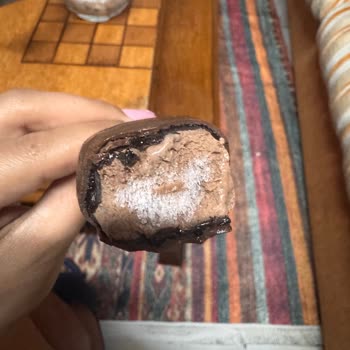 Buzlanmış Magnum Mini Dondurması Tüketilemez Durumda