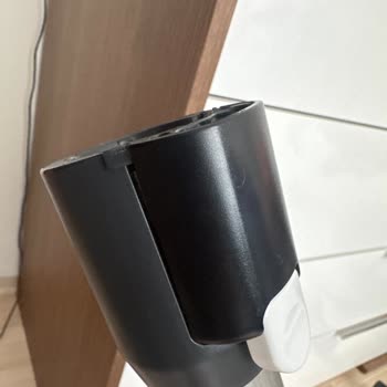 Garantili Philips Aqua Plus 8000 Dikey Süpürgede Kırılan Plastik Kilit Parçası