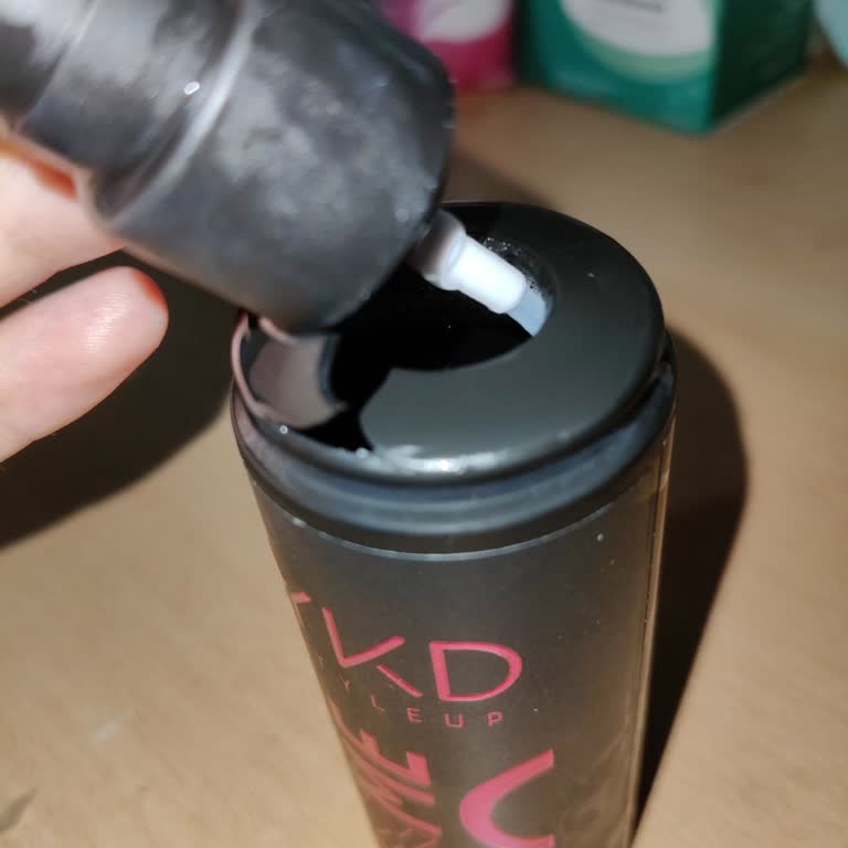 Karamürsel Gratis Mağazasında Kırık Lykd Fix Me Make Up Spray Değişim Talebi