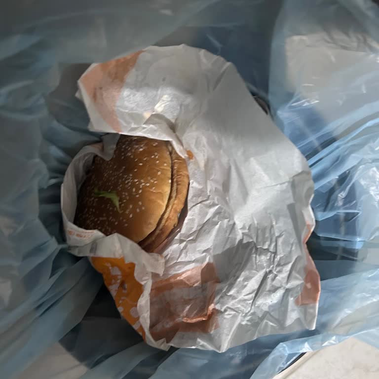 Sancaktepe Burger King Şubesinde Sürekli Soğuk, Hatalı Ve Bayat Siparişler