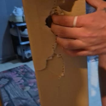 Cam Kapaklı Kitaplık Hasarlı Teslim Edildi Ve Horoz Lojistik Sorumluluk Almıyor