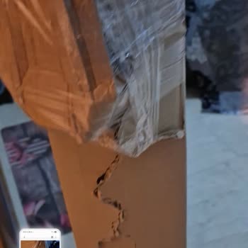 Cam Kapaklı Kitaplık Hasarlı Teslim Edildi Ve Horoz Lojistik Sorumluluk Almıyor