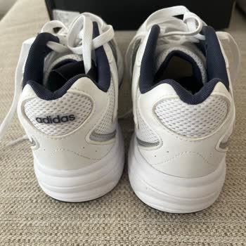 Adidas Ayakkabıda Logo Düşmesi Ve Astar Soyulması Sonrası Değişim Talebinin Reddedilmesi