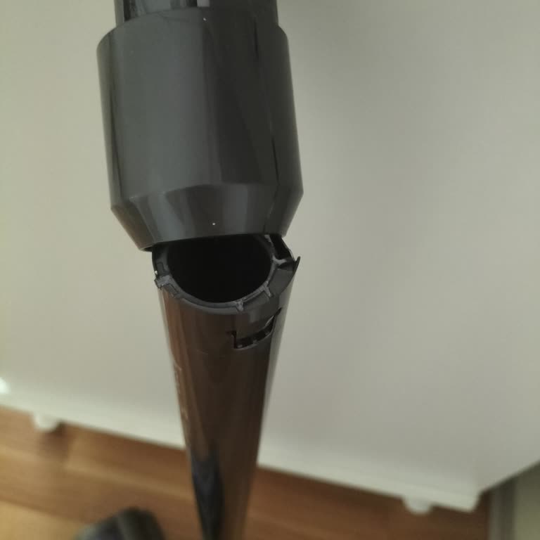 Garanti Süresinde Kırılan Dyson V15 Boru İçin Ücretsiz Çözüm Talebi