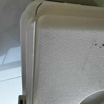 A101 Şubesinden Alınan Termosun Kapağında Çatlak Ve Değişim Talebi