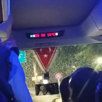 Eksik Camlı Otobüs Ve 1,5 Saat Gecikme Sonucu 570 TL Taksi Ücreti