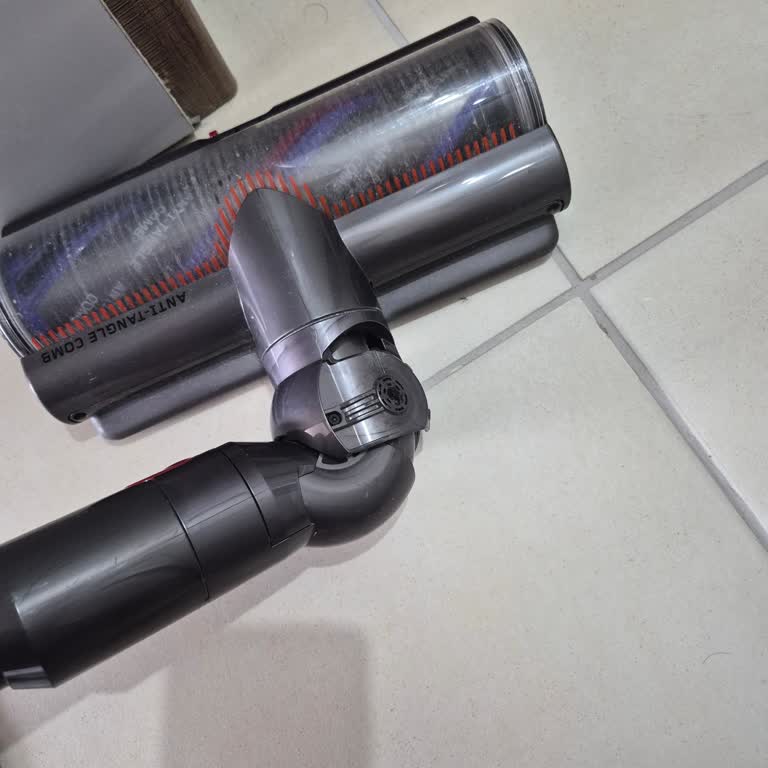 Dyson V15 Başlığındaki Kırık Teker Parçası İçin Tam Değişim Zorunluluğu