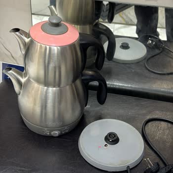 Tamir Sonrası Çay Makinesi Bozuldu, Rengi Değişti Ve Hizmetten Hakaret