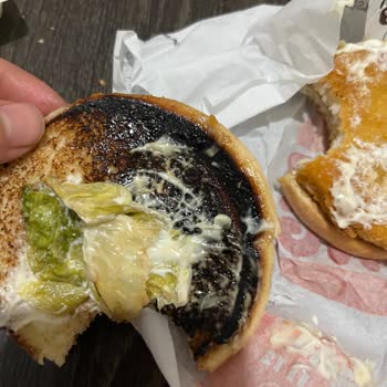 Burger King Şubesinde Yanmış Ekmeği Ve Yanlış Ürün Gönderimi İçin İade Talebi
