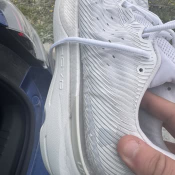 Solicito Cambio De Mis Zapatillas Under Armour Con Suela Dañada