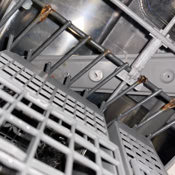 Beko Bulaşık Makinesinde Kısa Sürede Paslanma Ve Ücretsiz Değişim Talebi