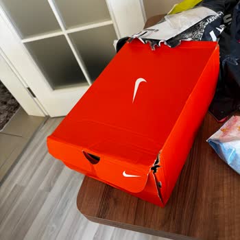 Defolu Nike Ayakkabı Ve Kötü Paketleme Online İade Sınırlaması Güveni Sarsıyor